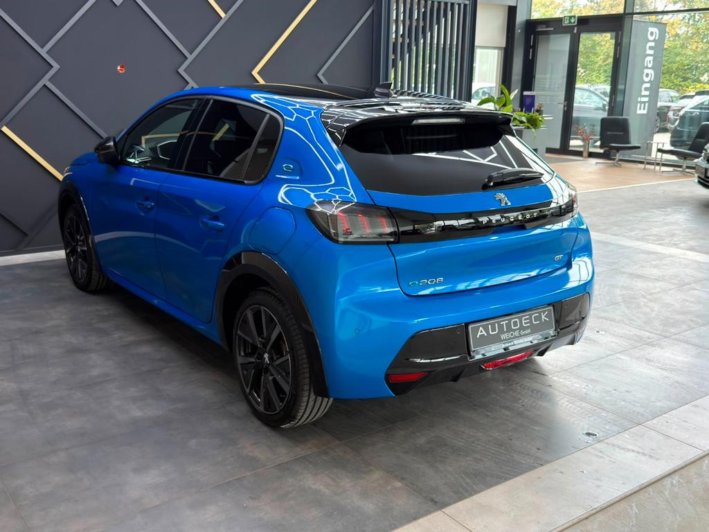 Peugeot e-208