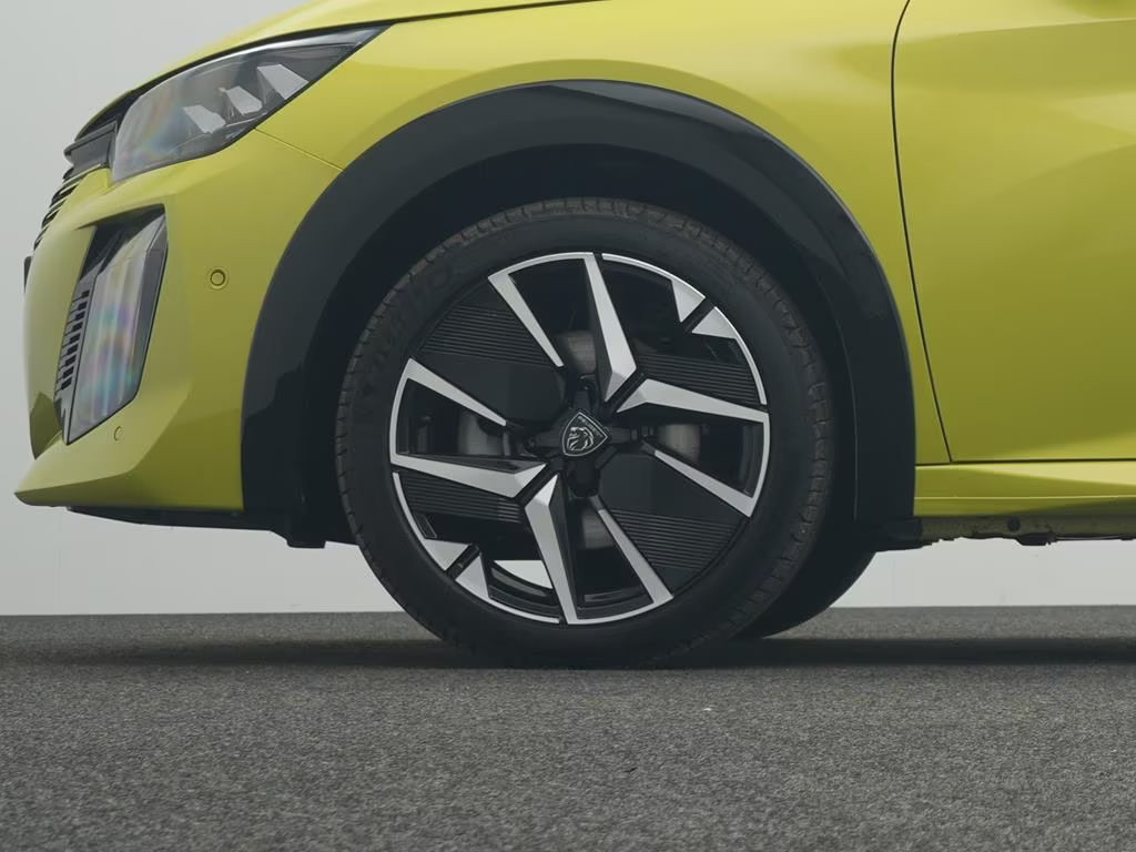 Peugeot e-208