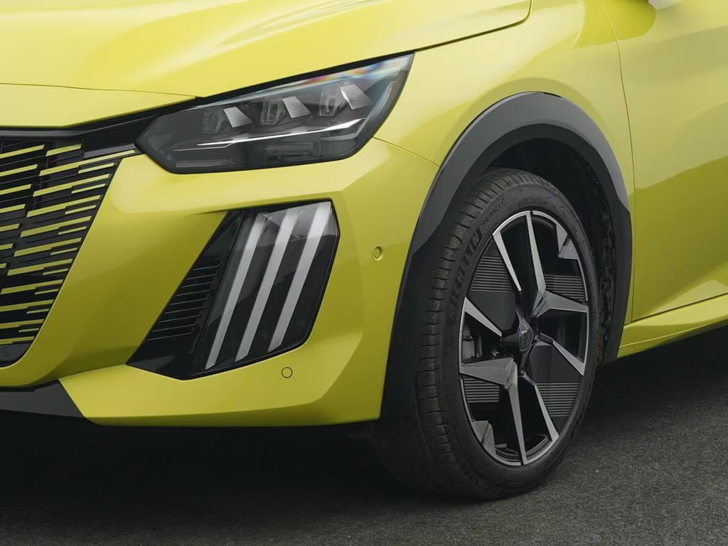 Peugeot e-208