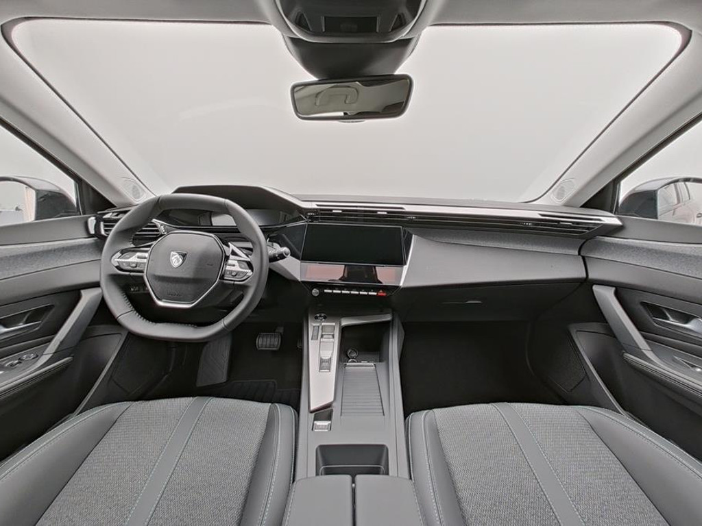 Peugeot e-308