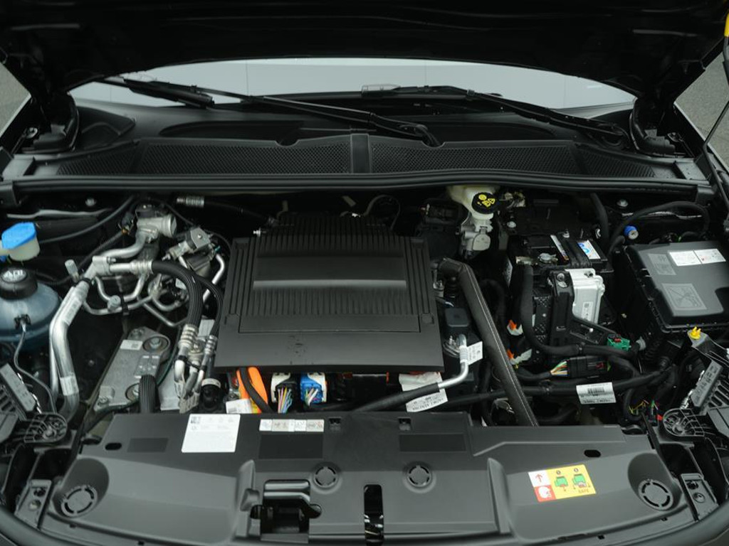 Peugeot e-308