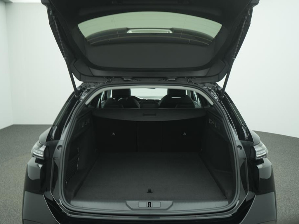 Peugeot e-308