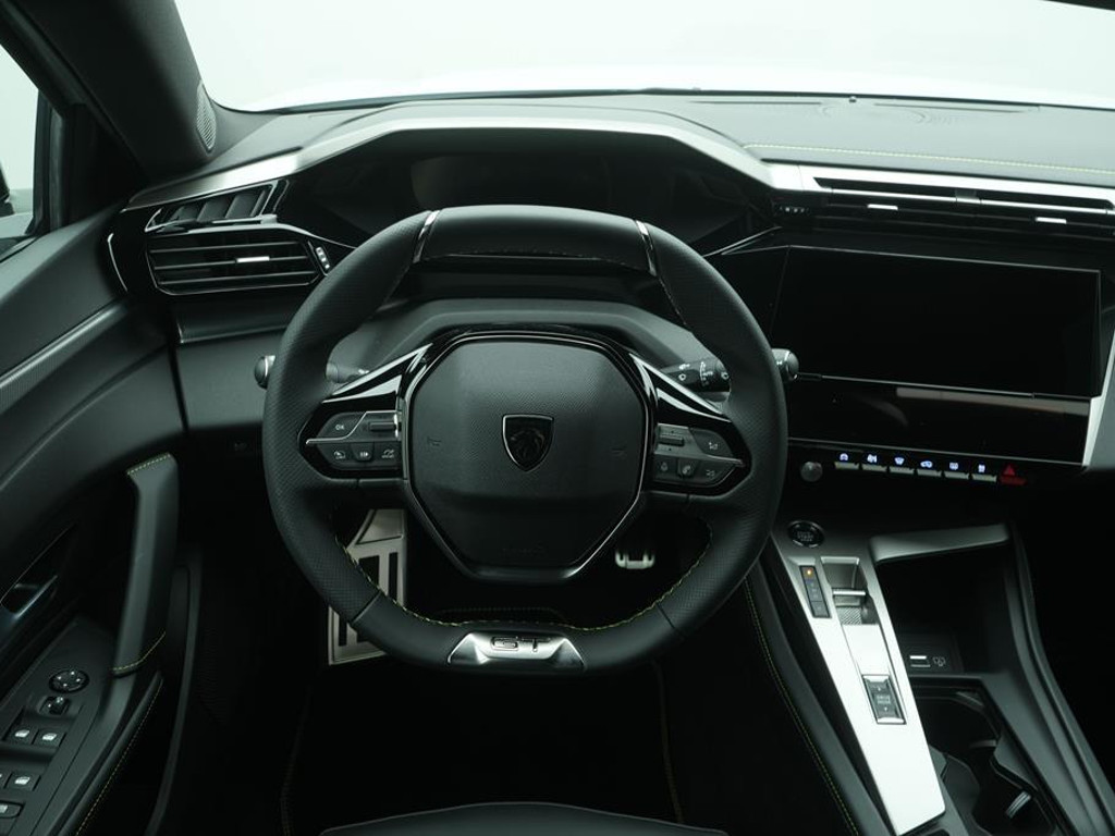 Peugeot e-308