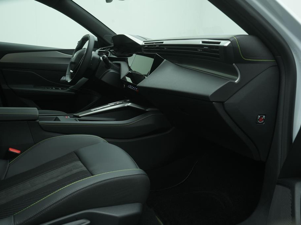 Peugeot e-308