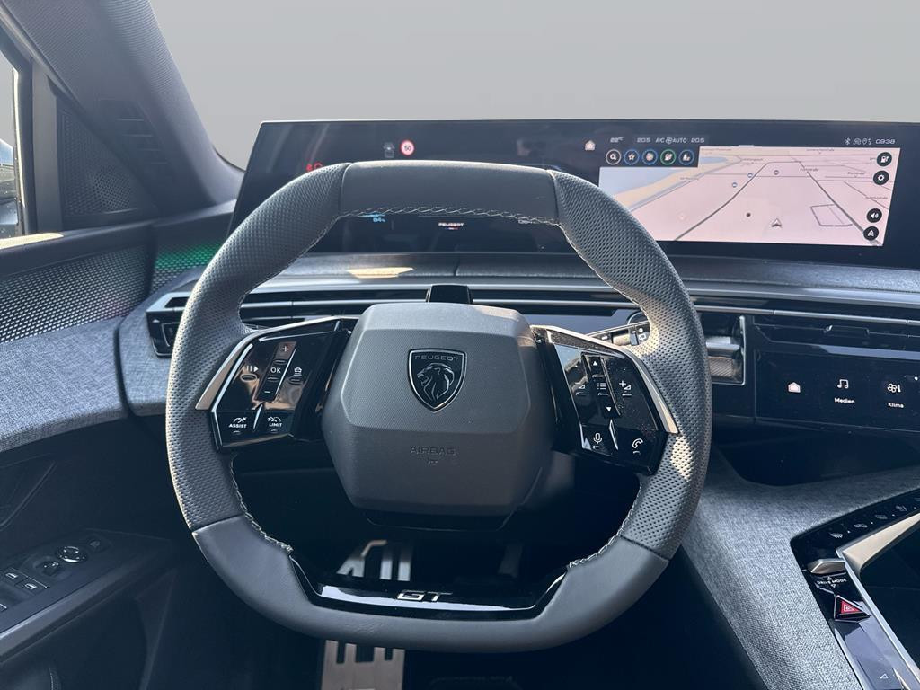 Peugeot E-5008