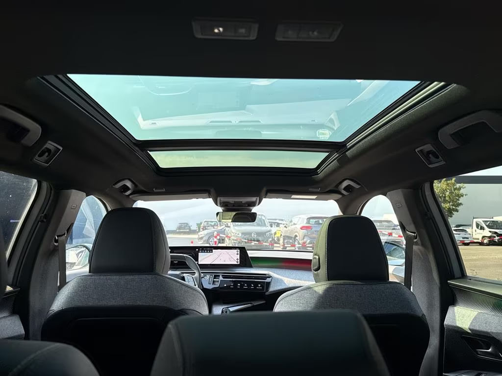 Peugeot E-5008