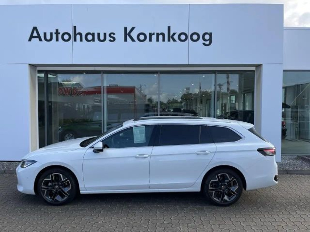 Volkswagen Passat DSG Variant 1.5 eTSI Elegance Elegance