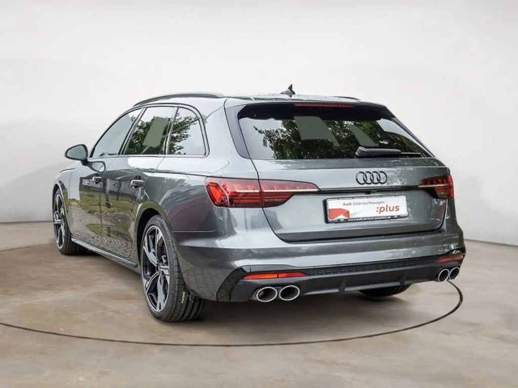 Audi S4