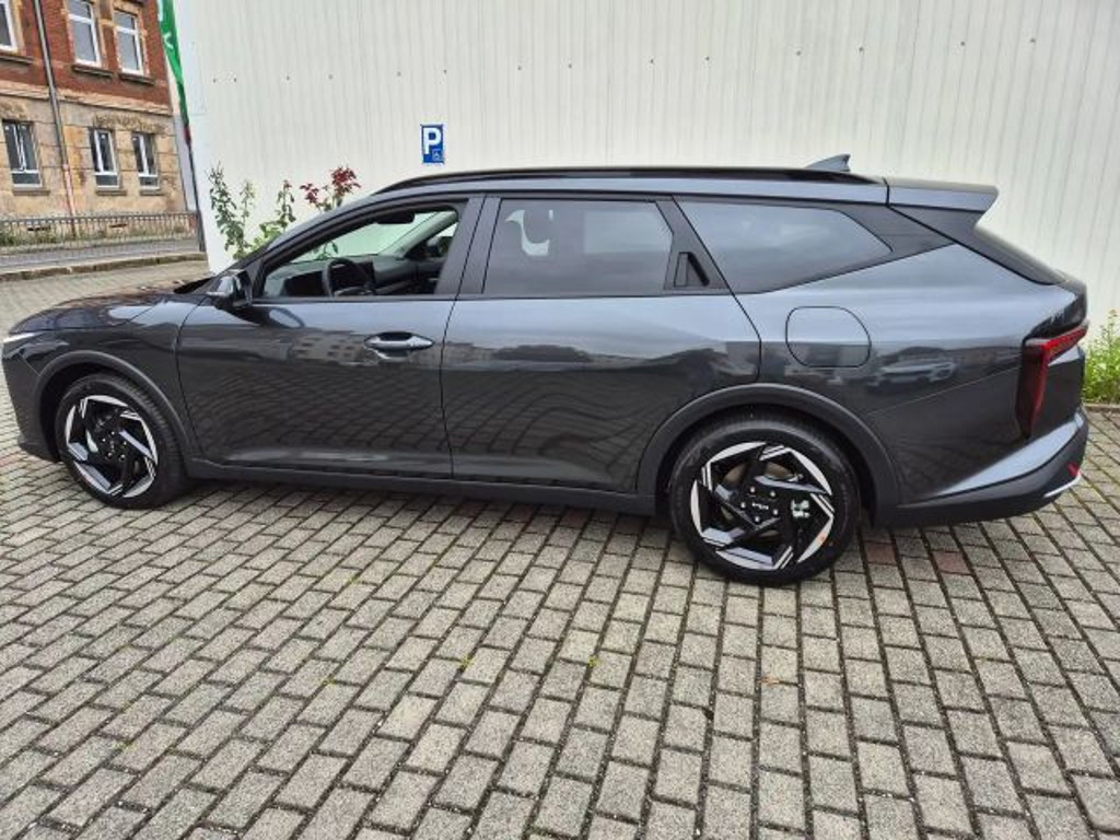 Kia K4