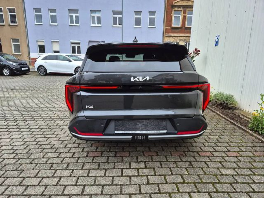 Kia K4
