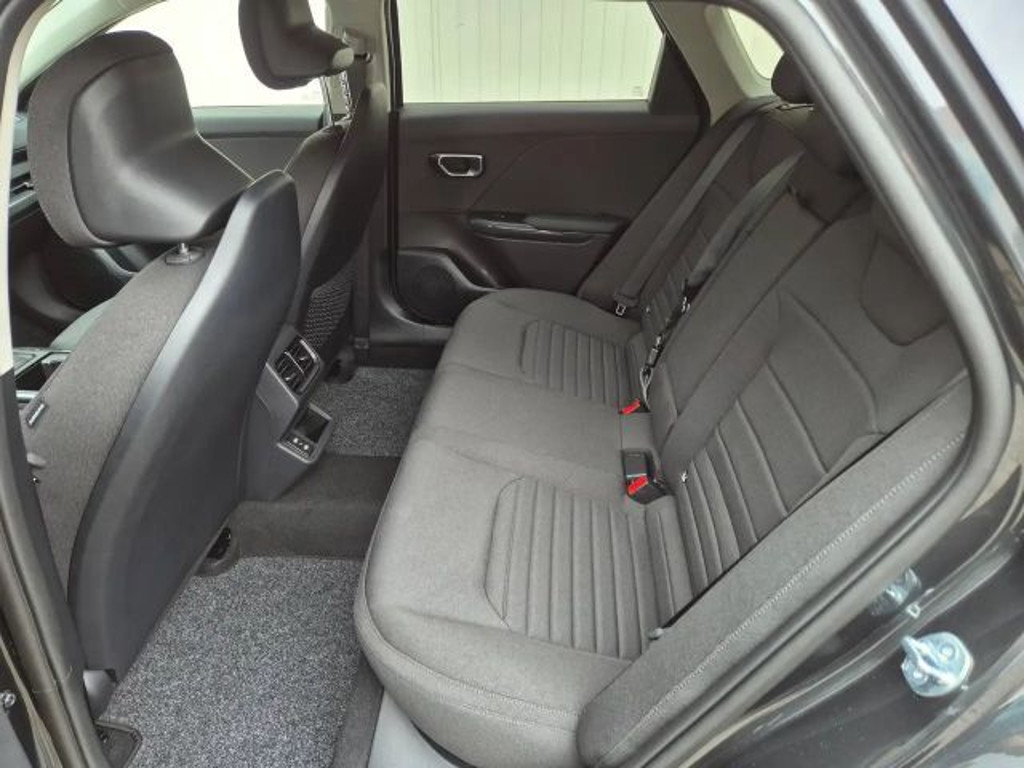 Kia K4