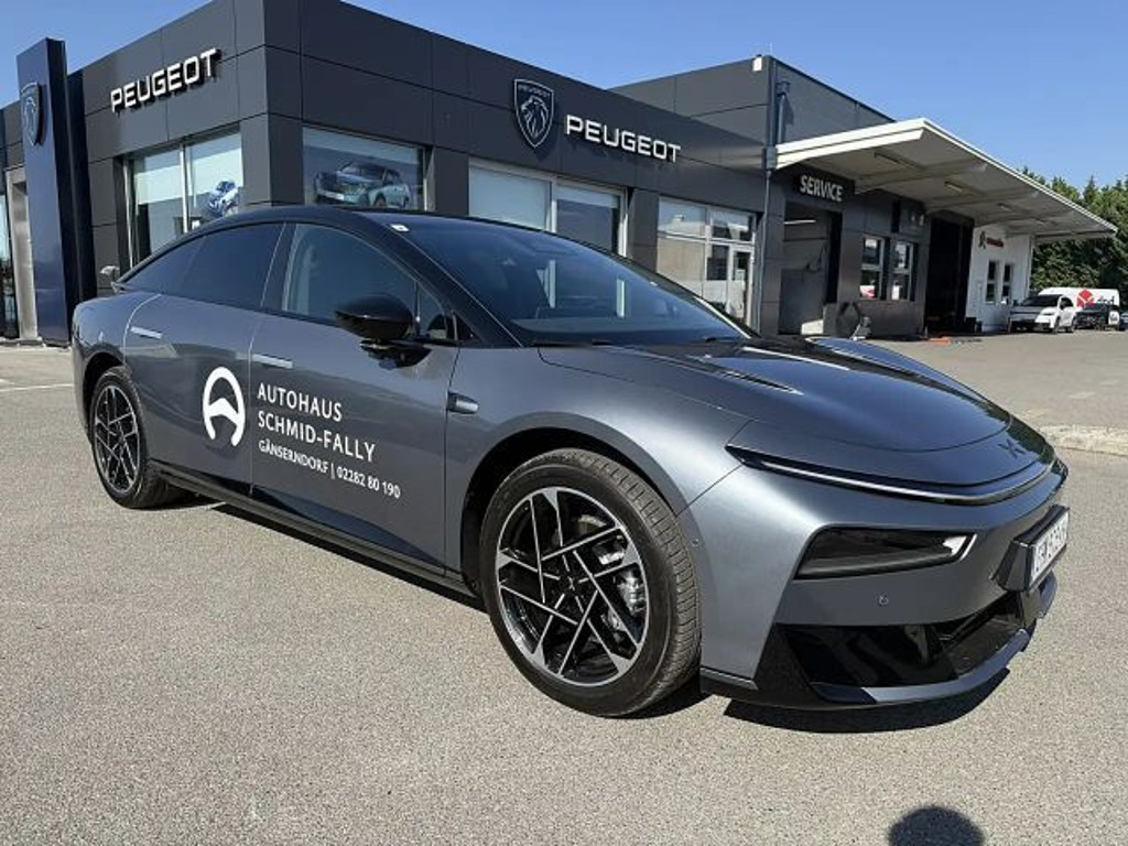Xpeng P7