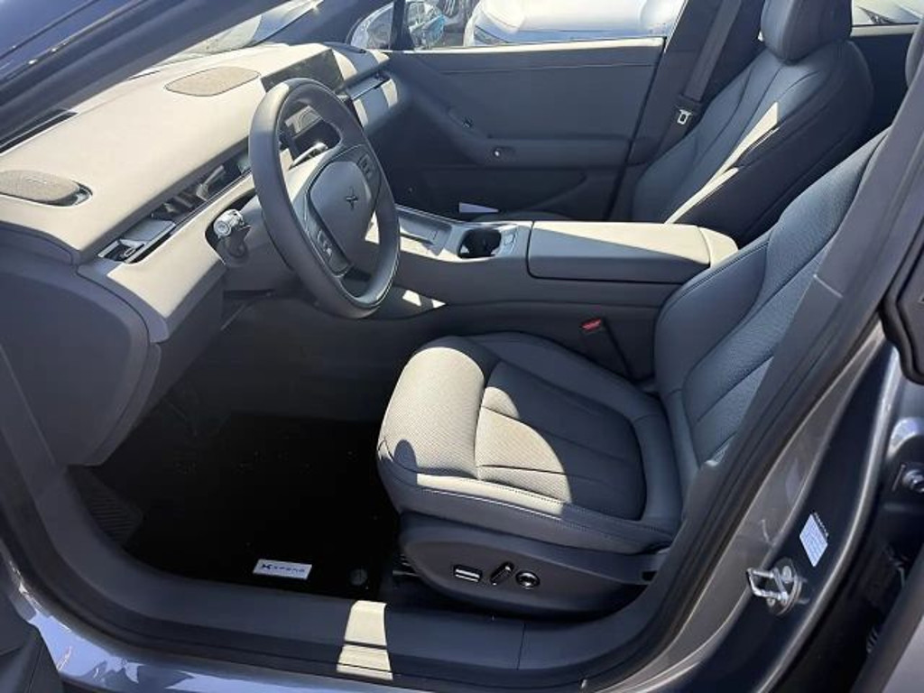 Xpeng P7