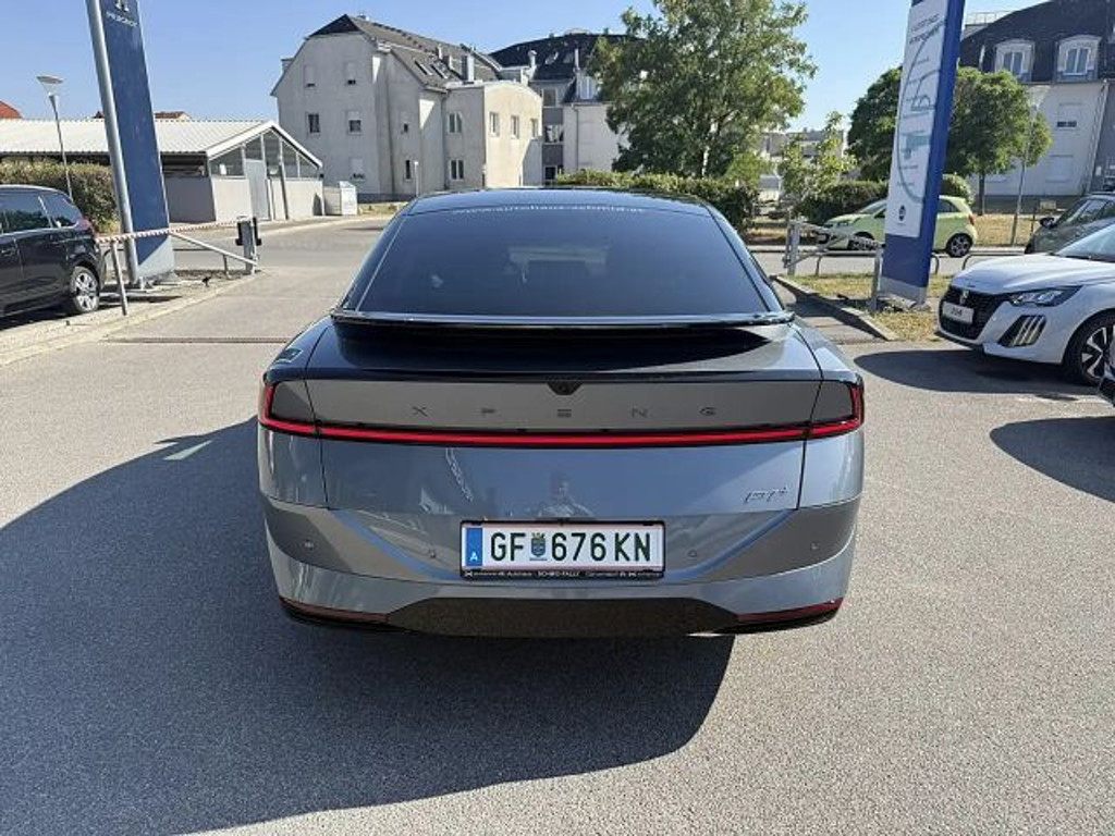 Xpeng P7