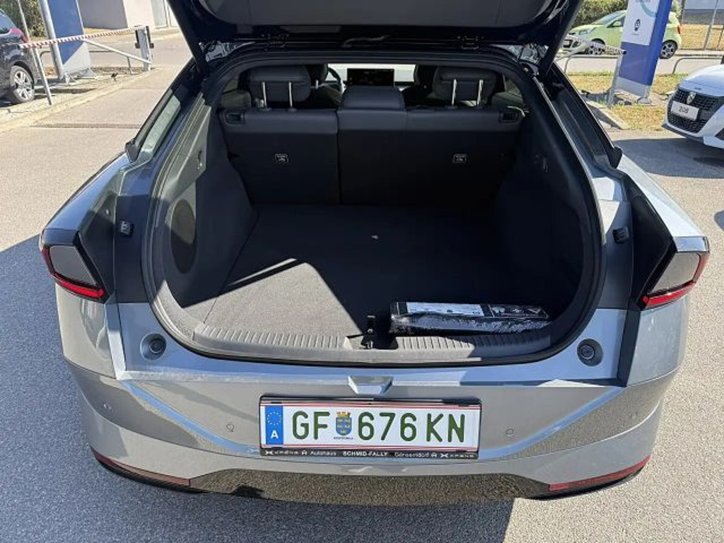 Xpeng P7