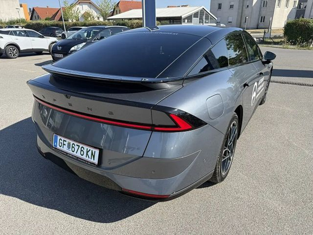 Xpeng P7