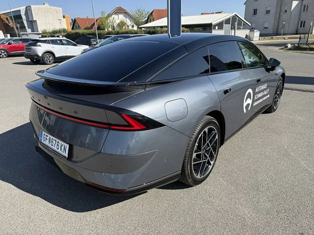 Xpeng P7
