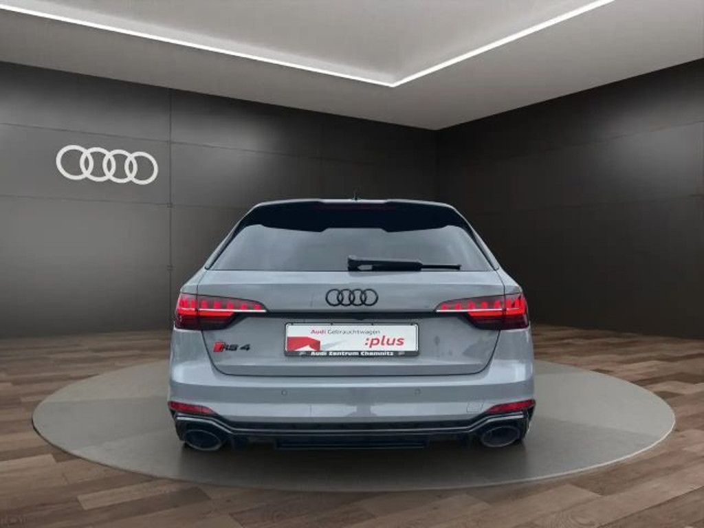 Audi RS4