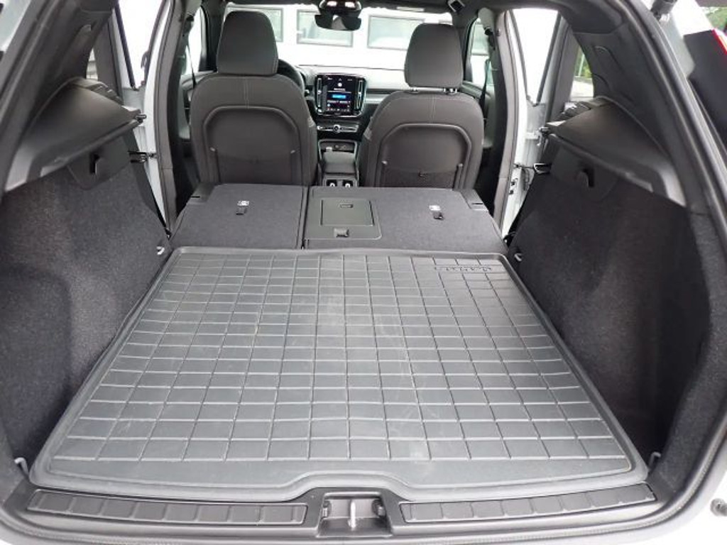 Volvo EX40