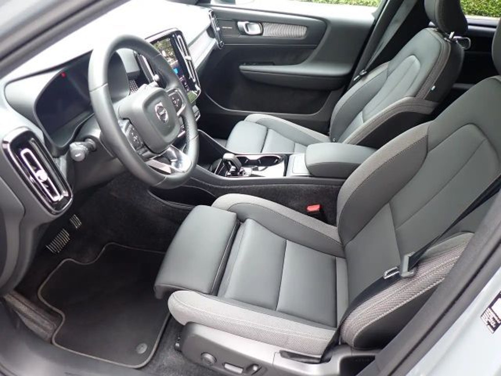 Volvo EX40