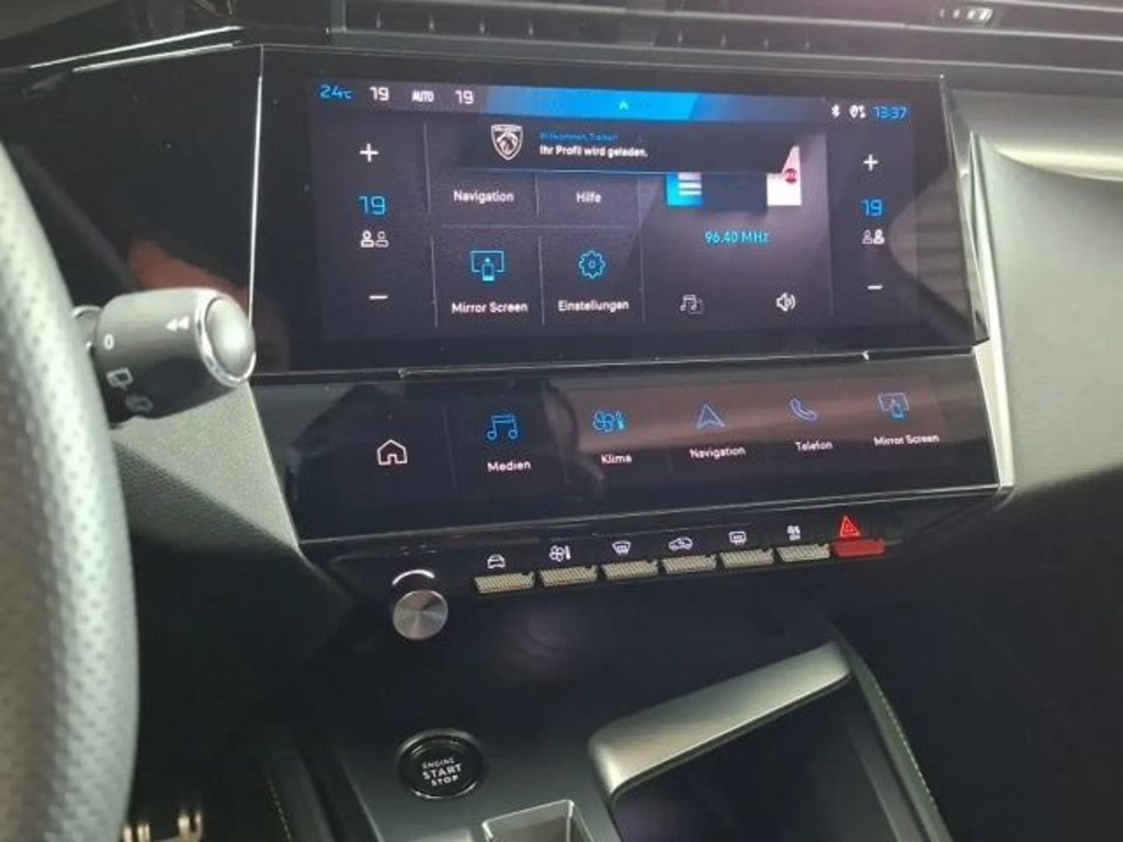Peugeot e-308