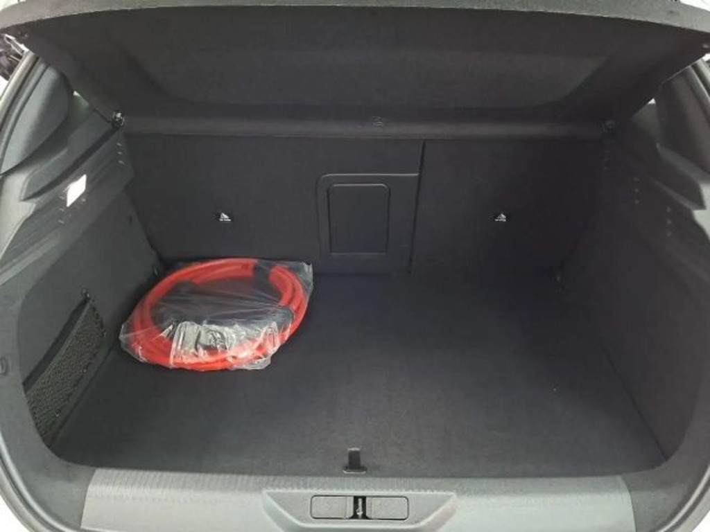 Peugeot e-308