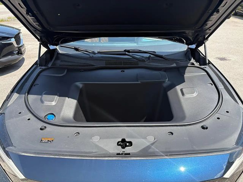 Mazda 6e