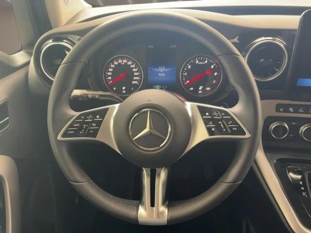 Mercedes-Benz T 180