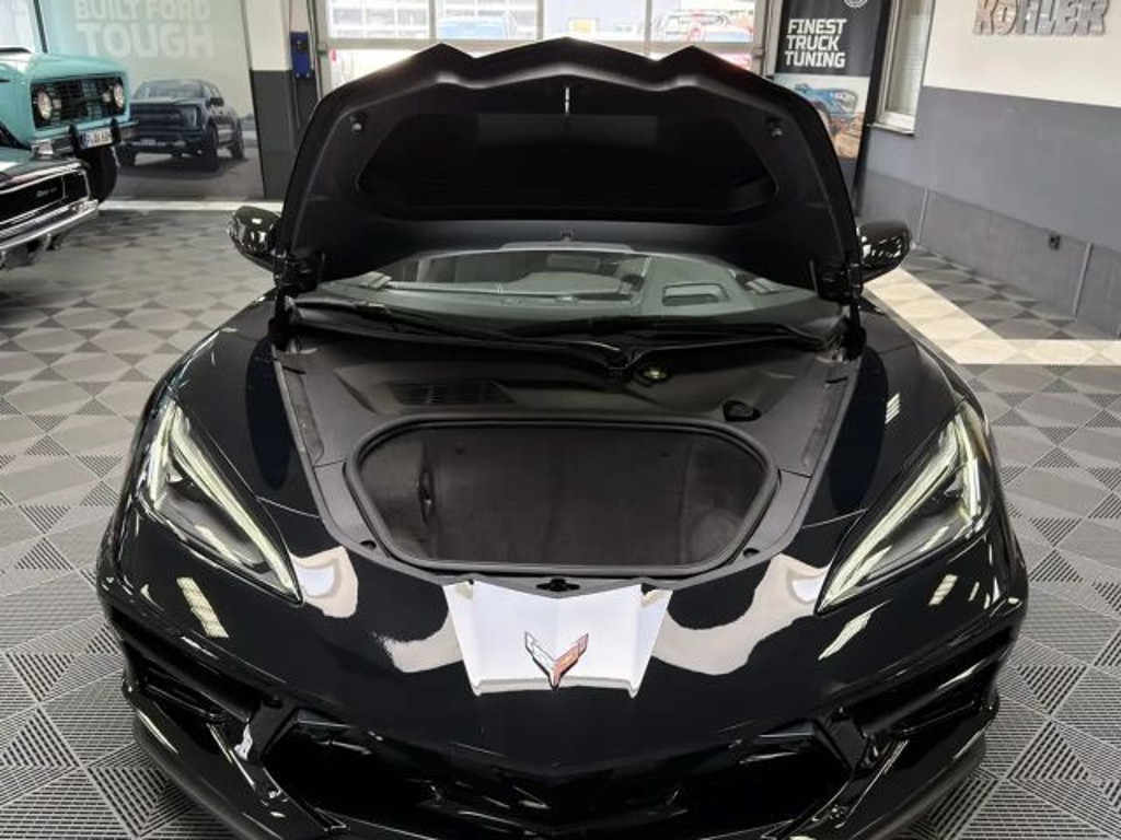 Corvette C8