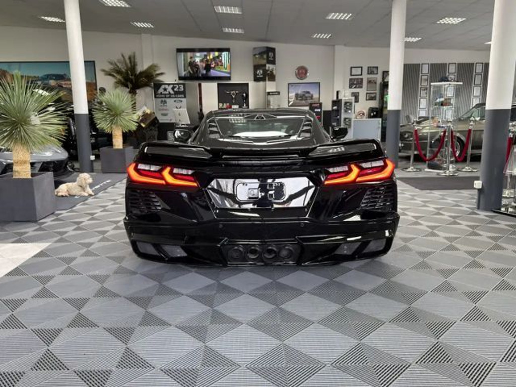 Corvette C8