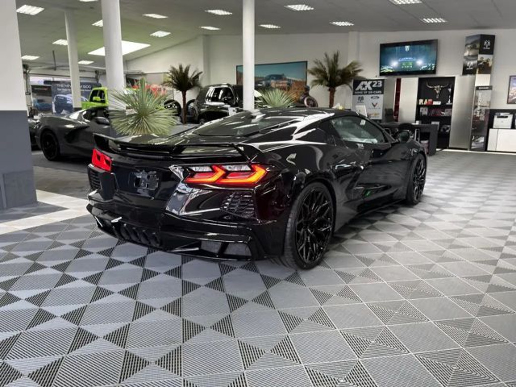 Corvette C8