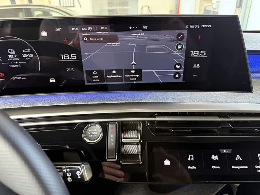 Peugeot E-5008