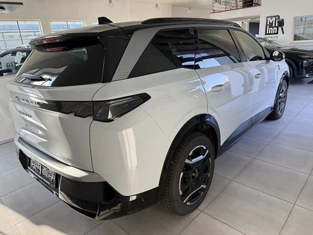 Peugeot E-5008