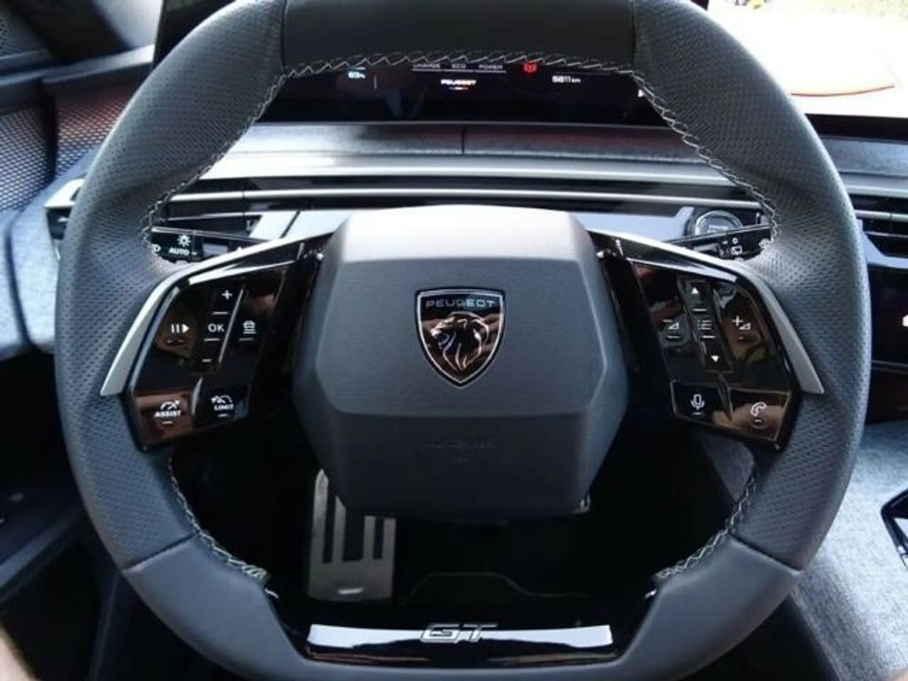 Peugeot E-5008