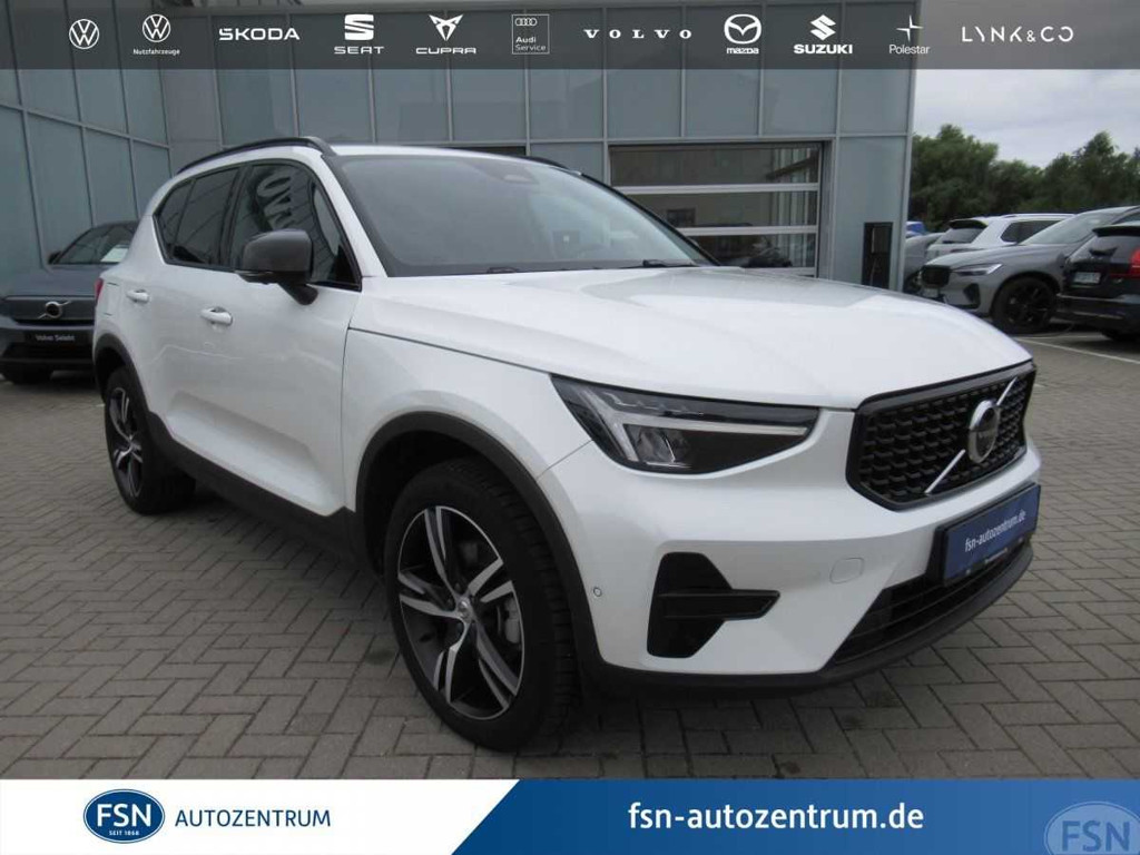 Volvo XC40 Plus Dark