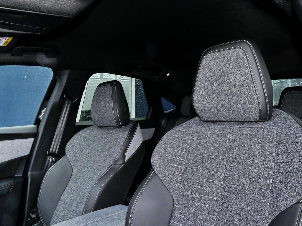 Peugeot E-3008