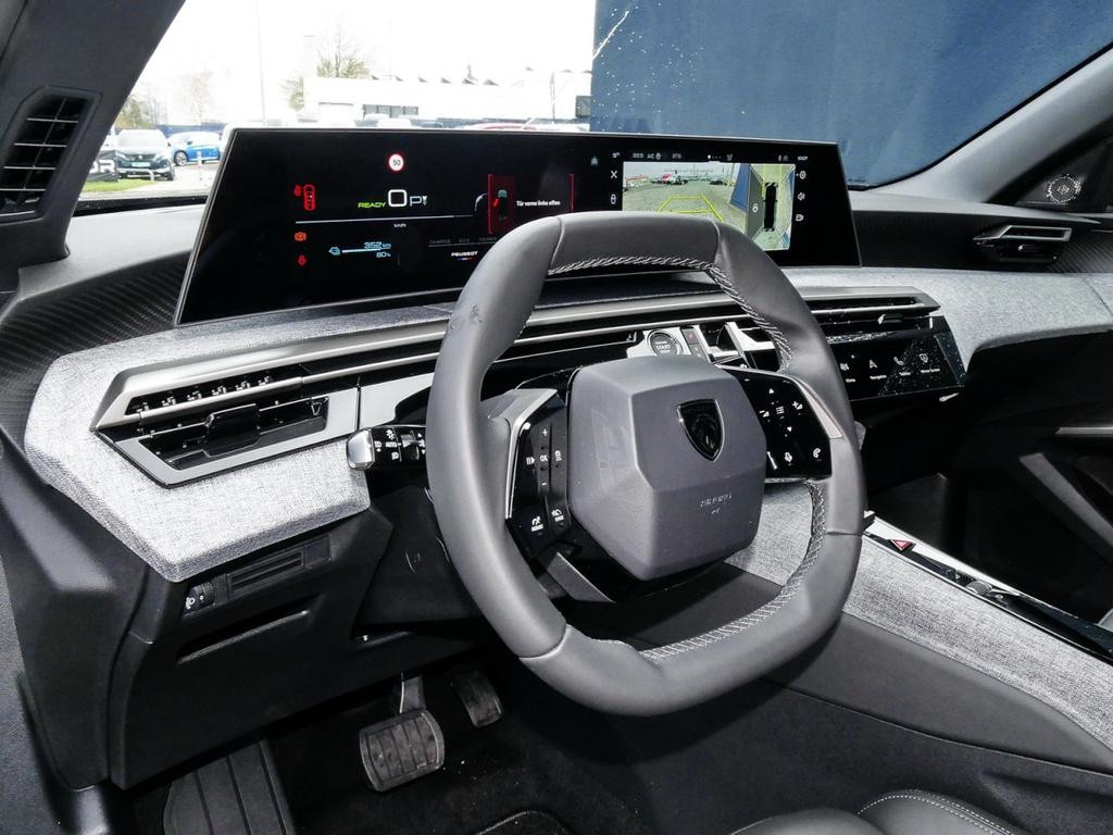 Peugeot E-3008