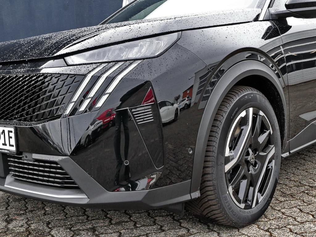 Peugeot E-3008
