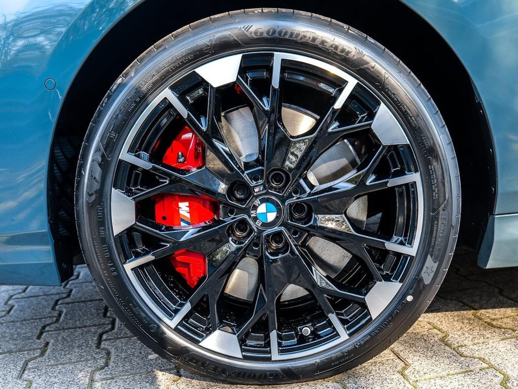 BMW M235
