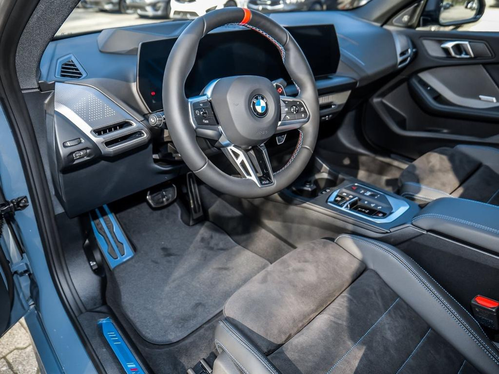 BMW M235