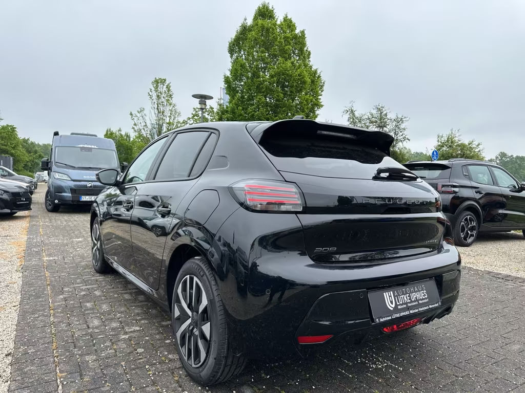 Peugeot e-208