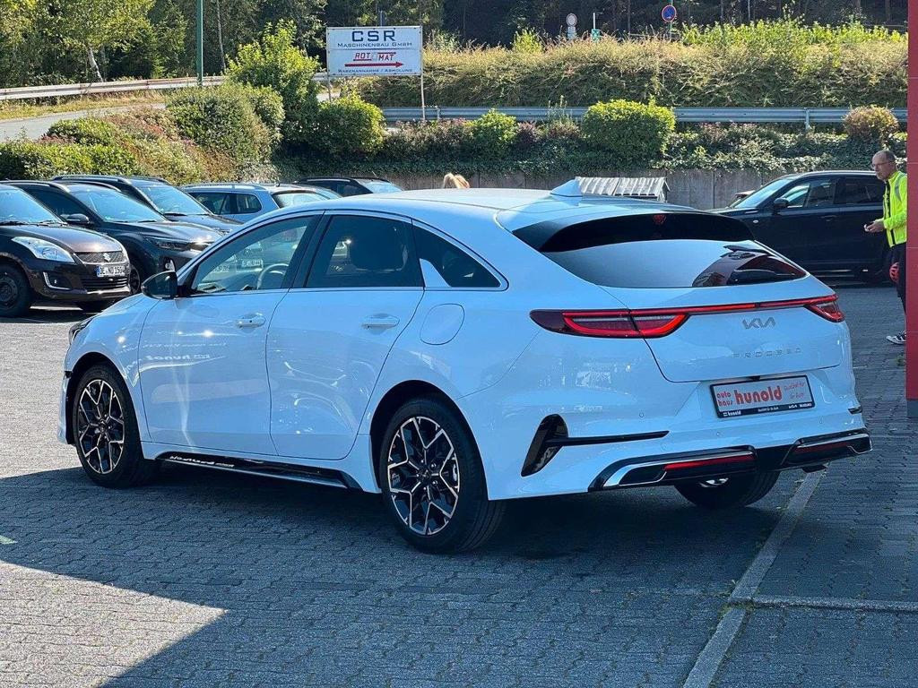 Kia ProCeed