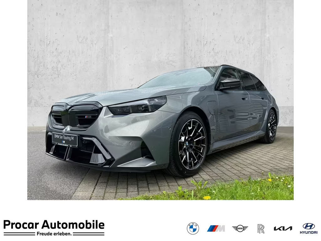 BMW M5 Touring STRATUSGRAU UltimatePackage AHK DAPro