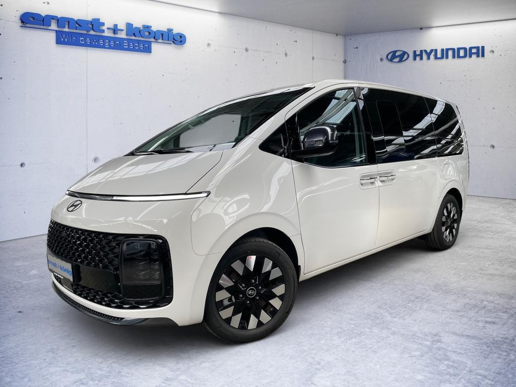 Hyundai Staria Signature