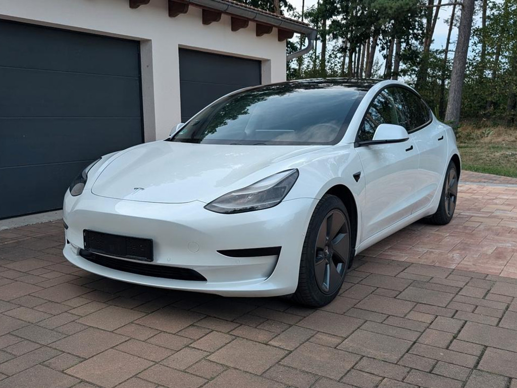 Tesla Model 3 Standard Range