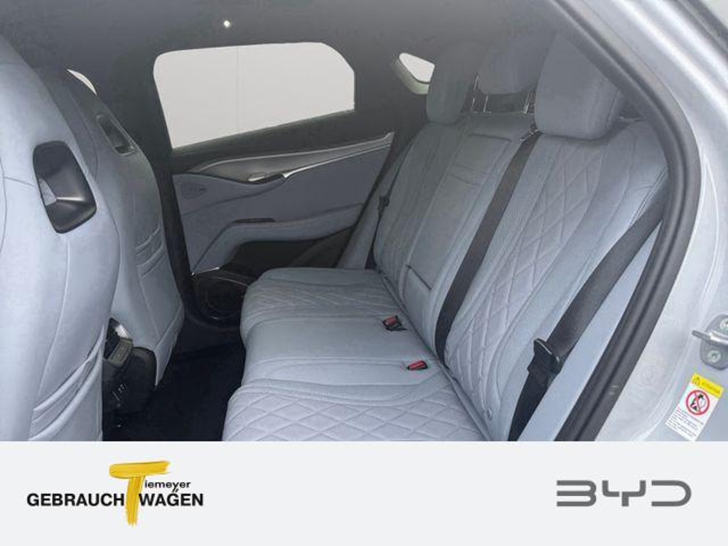 BYD Sealion 7