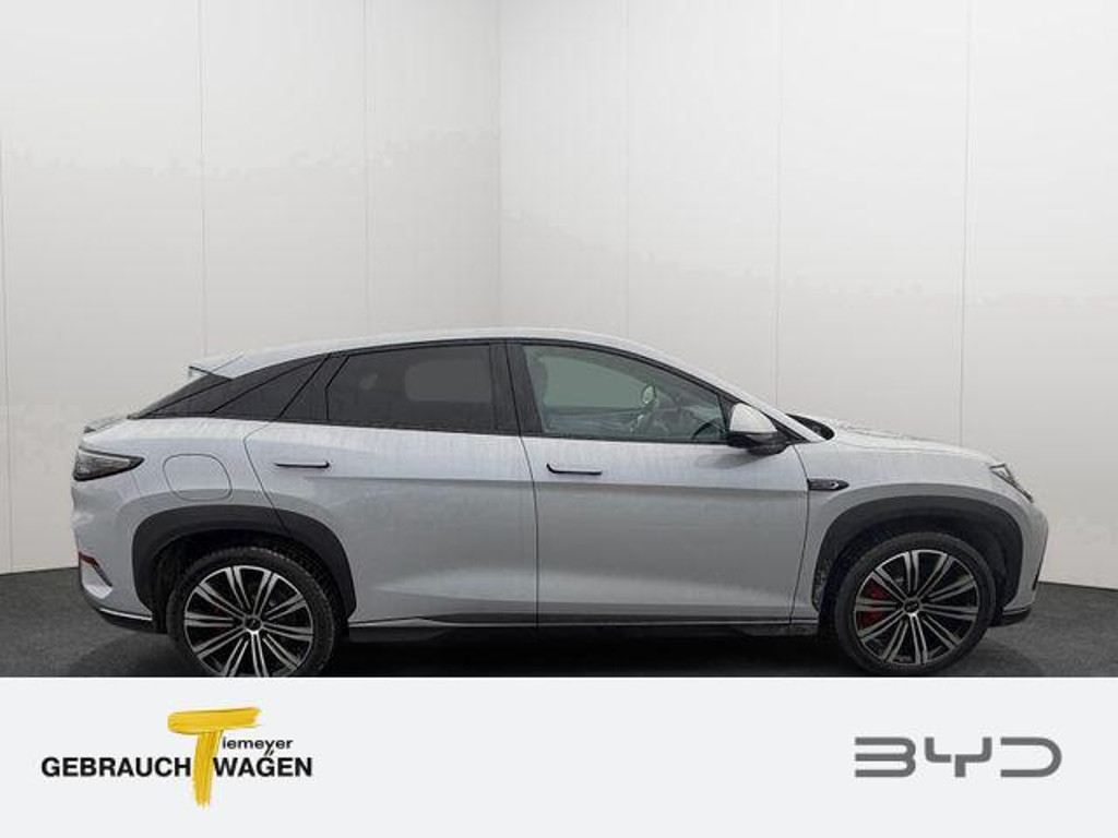 BYD Sealion 7