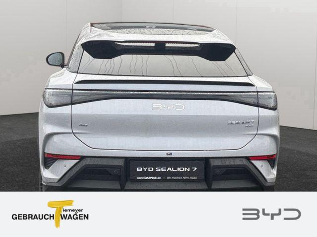 BYD Sealion 7