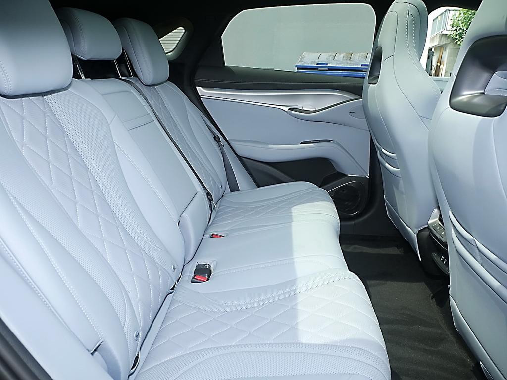 BYD Sealion 7