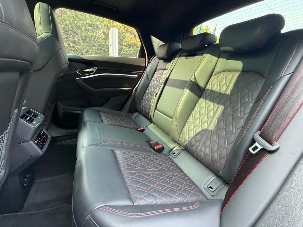 Audi SQ8 e-tron